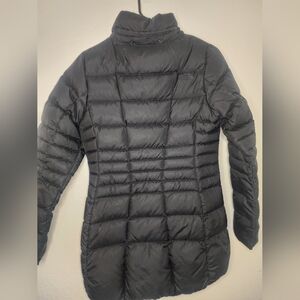 The North Face Black Puffer Jacket Hip-Length Water-Resistant